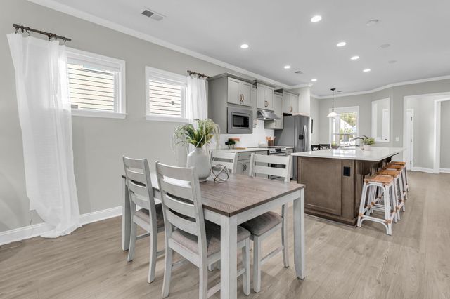 613 Daffodil Court, Summerville, SC 29486
