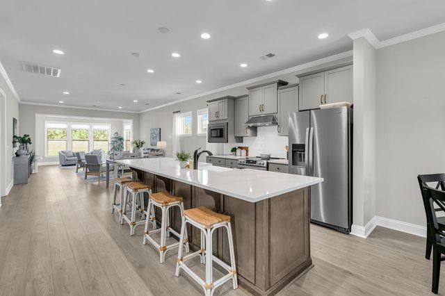 613 Daffodil Court, Summerville, SC 29486