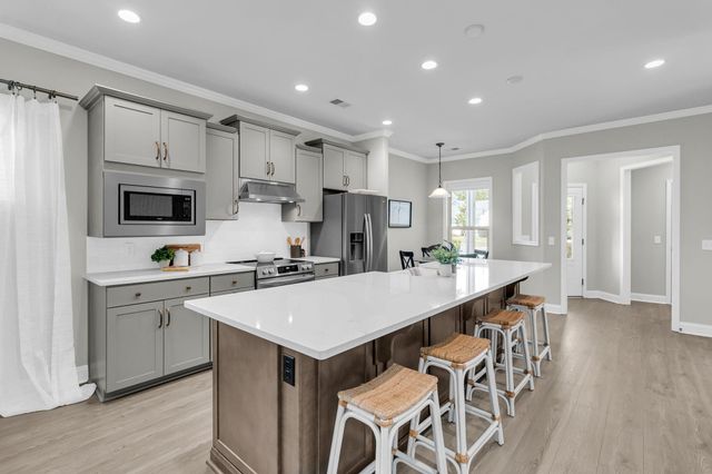 613 Daffodil Court, Summerville, SC 29486