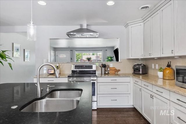 171 E Northview Dr, Eagle, ID 83616
