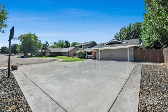 171 E Northview Dr, Eagle, ID 83616