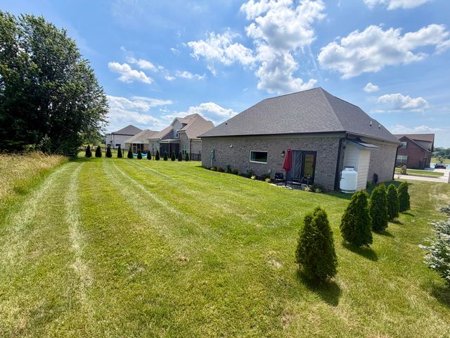 423 Houston Oaks Drive, Paris, KY 40361