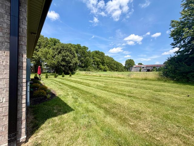 423 Houston Oaks Drive, Paris, KY 40361