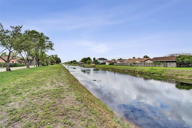 10100 NW 30th Court 310, Sunrise, FL 33322