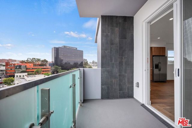 11668 Darlington Avenue 202, Los Angeles, CA 90049