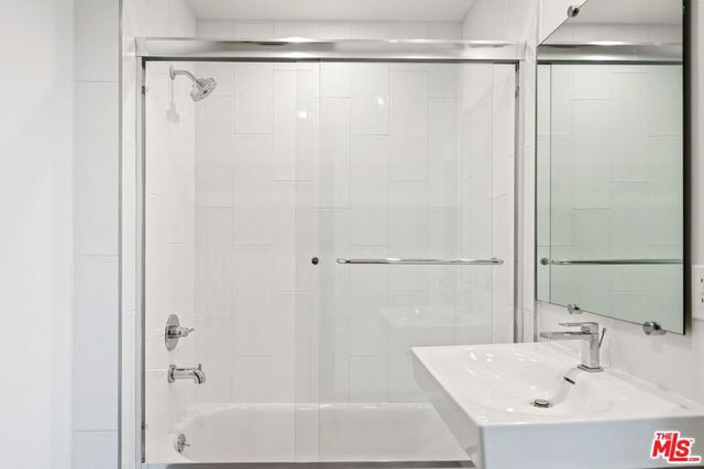 11668 Darlington Avenue 202, Los Angeles, CA 90049