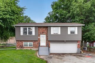2220 Vadalabene Drive, Maryville, IL 62062