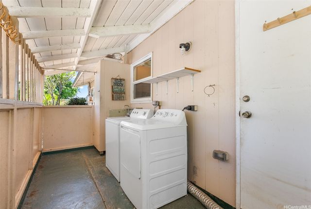 1322 Ulupuni Street, Kailua, HI 96734