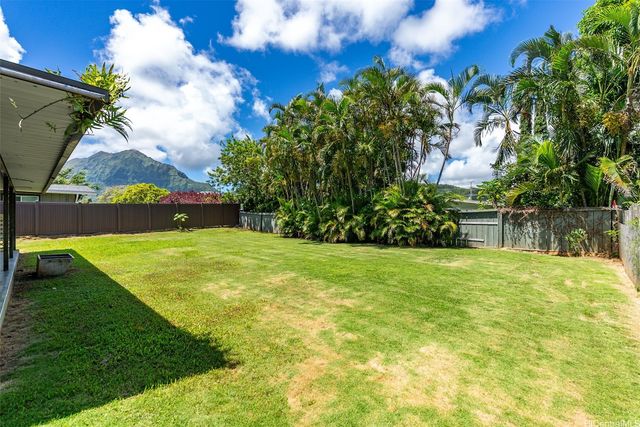 1322 Ulupuni Street, Kailua, HI 96734