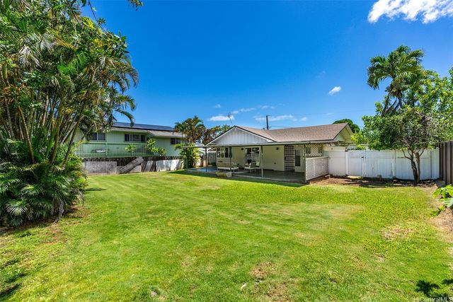 1322 Ulupuni Street, Kailua, HI 96734
