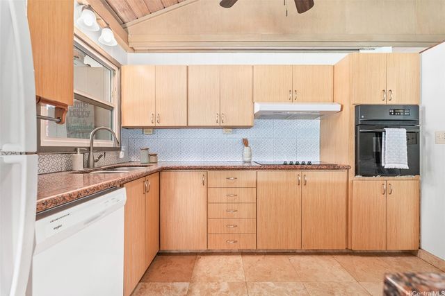 1322 Ulupuni Street, Kailua, HI 96734