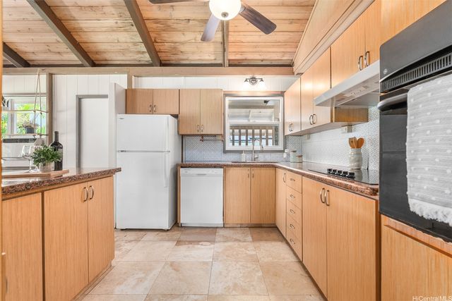 1322 Ulupuni Street, Kailua, HI 96734
