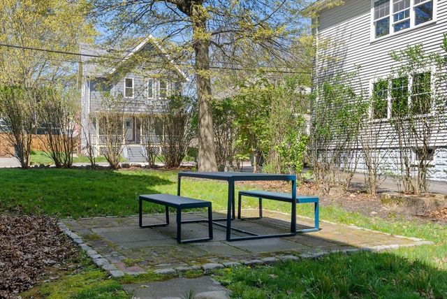 34 Catherine St 6, Boston, MA 02131