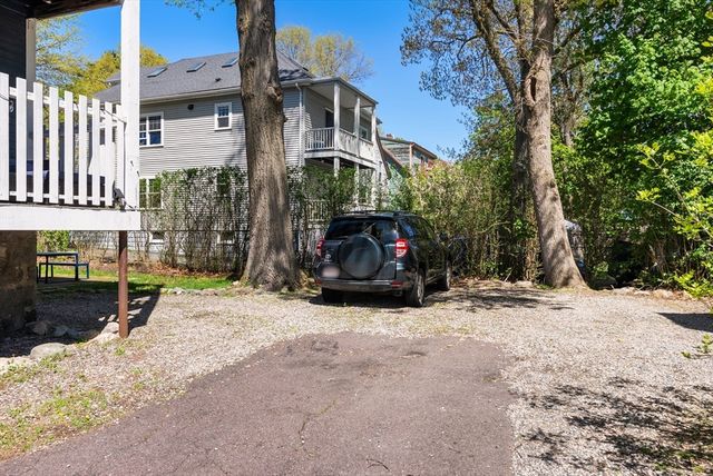 34 Catherine St 6, Boston, MA 02131