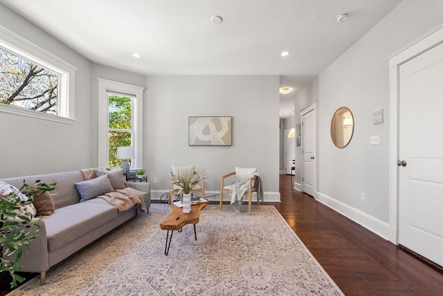 34 Catherine St 6, Boston, MA 02131