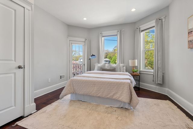 34 Catherine St 6, Boston, MA 02131