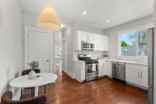 34 Catherine St 6, Boston, MA 02131