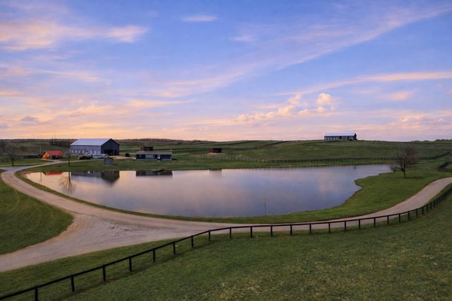 2586 Winchester Road, Paris, KY 40361