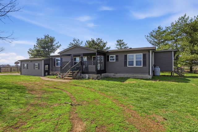 2586 Winchester Road, Paris, KY 40361