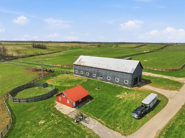 2586 Winchester Road, Paris, KY 40361