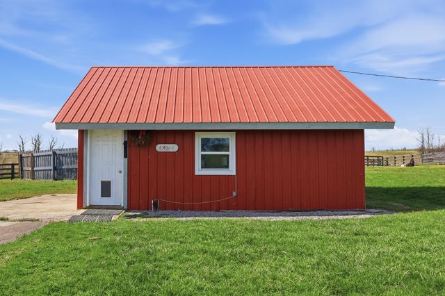 2586 Winchester Road, Paris, KY 40361