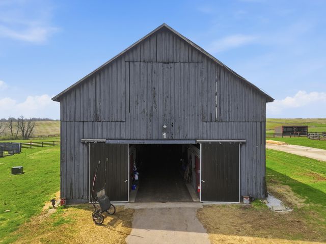 2586 Winchester Road, Paris, KY 40361