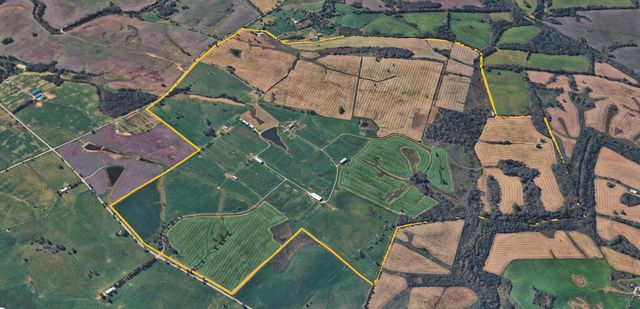 2586 Winchester Road, Paris, KY 40361