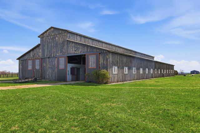 2586 Winchester Road, Paris, KY 40361