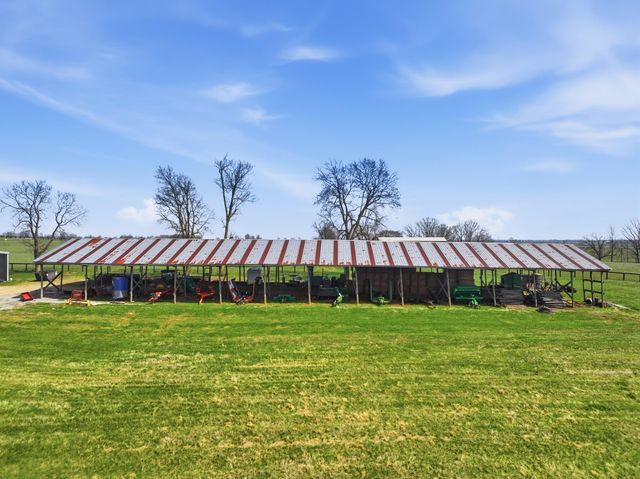 2586 Winchester Road, Paris, KY 40361