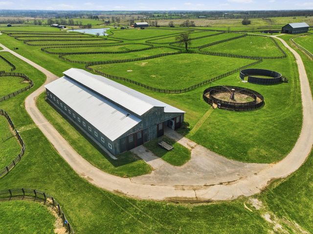 2586 Winchester Road, Paris, KY 40361