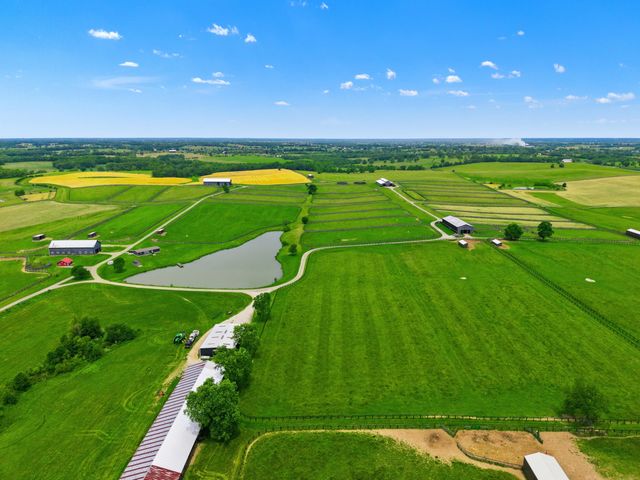 2586 Winchester Road, Paris, KY 40361