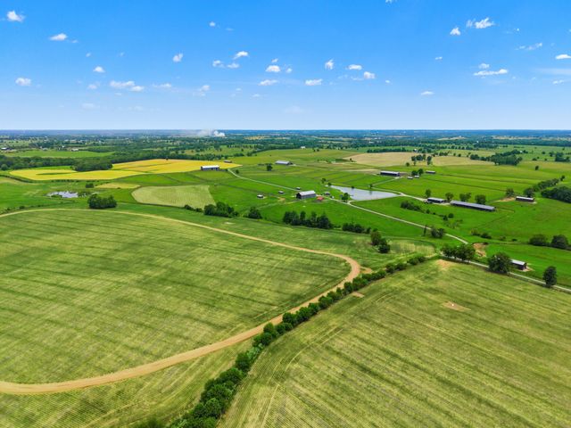 2586 Winchester Road, Paris, KY 40361