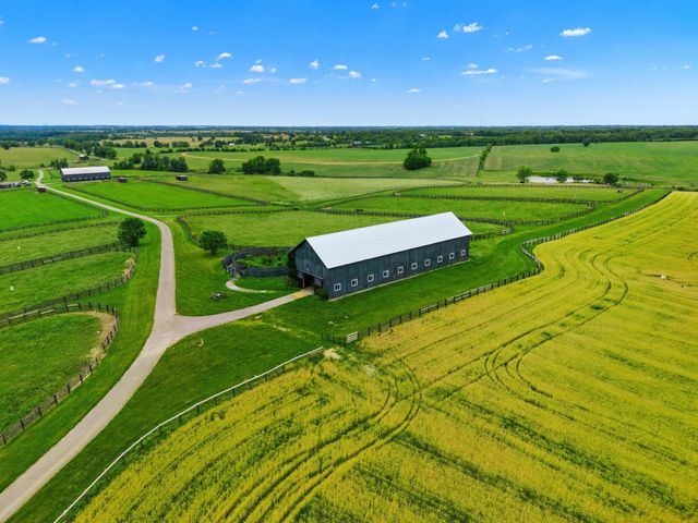 2586 Winchester Road, Paris, KY 40361