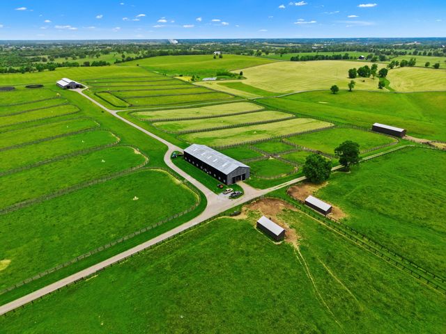 2586 Winchester Road, Paris, KY 40361