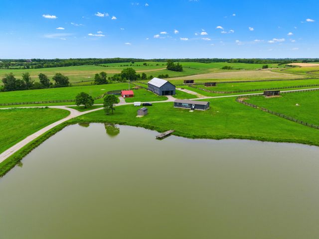 2586 Winchester Road, Paris, KY 40361