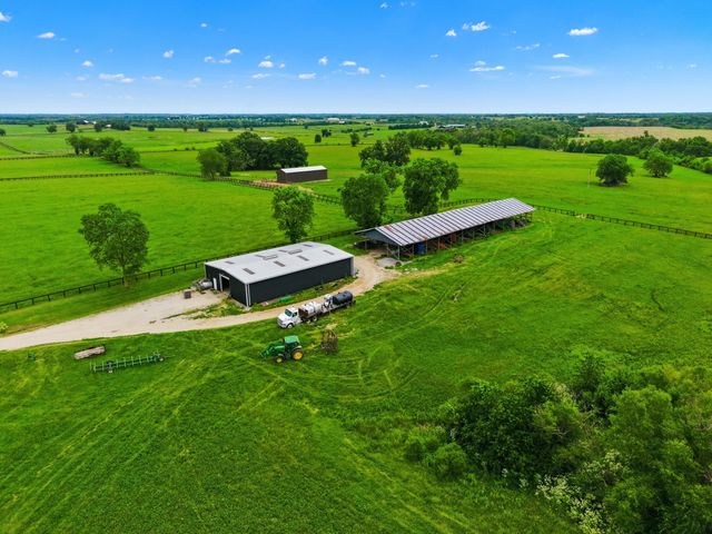 2586 Winchester Road, Paris, KY 40361