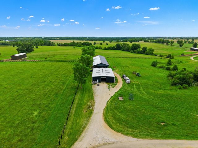 2586 Winchester Road, Paris, KY 40361