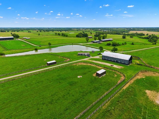 2586 Winchester Road, Paris, KY 40361