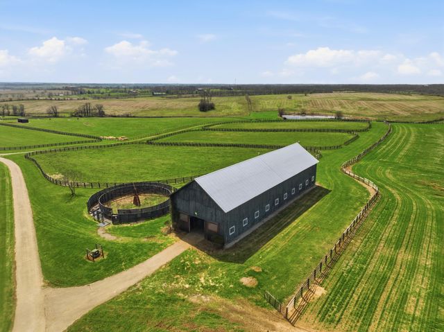 2586 Winchester Road, Paris, KY 40361