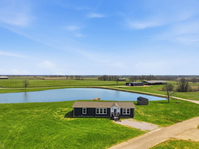 2586 Winchester Road, Paris, KY 40361