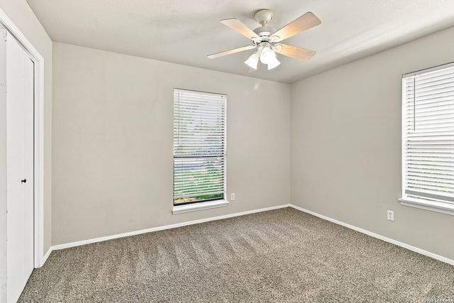 933 Lazy Trl, New Braunfels, TX 78130