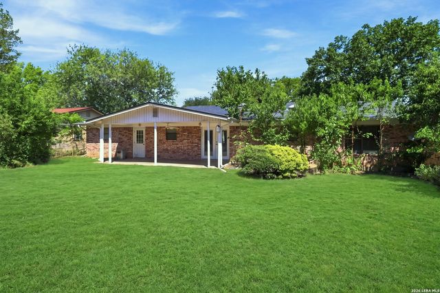 933 Lazy Trl, New Braunfels, TX 78130