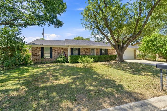 933 Lazy Trl, New Braunfels, TX 78130