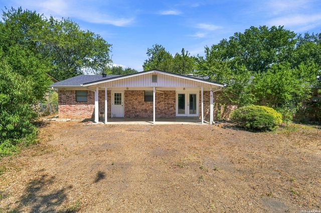 933 Lazy Trl, New Braunfels, TX 78130