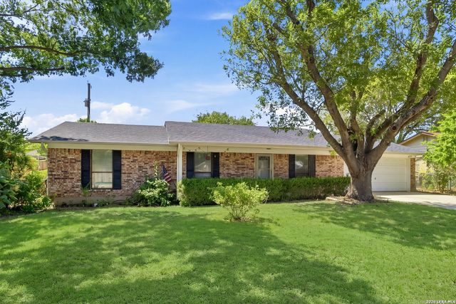 933 Lazy Trl, New Braunfels, TX 78130