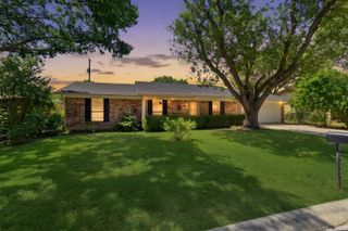 933 Lazy Trl, New Braunfels, TX 78130