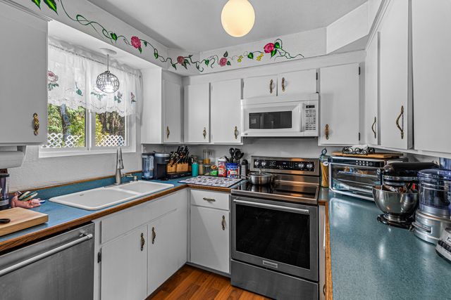 9780 Monument Drive, Grants Pass, OR 97526