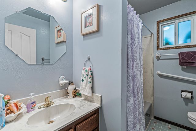 9780 Monument Drive, Grants Pass, OR 97526