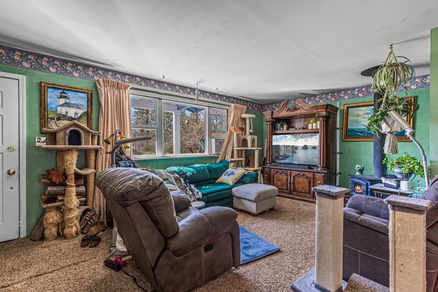 9780 Monument Drive, Grants Pass, OR 97526