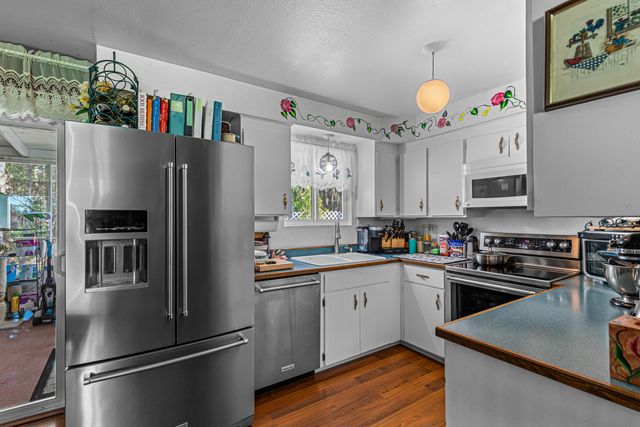 9780 Monument Drive, Grants Pass, OR 97526